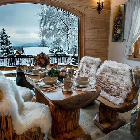 Osada Jaworzyny Gron Z Jaskinia *